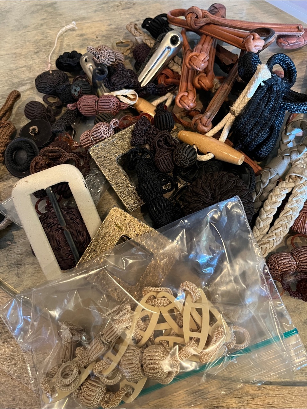 Vintage Mixed Trim & Fastener Lot in Black, Brown, Tan & Cream - Vintage 1950’s